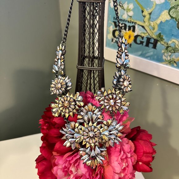 Statement Piece Necklace - - Picture 1 of 5